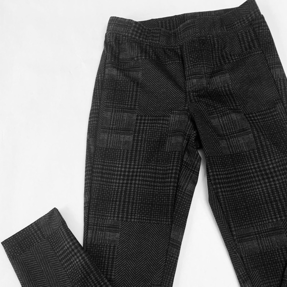 2 NEW Pairs Design Lab XS/TP legging pants - Picture 3 of 8